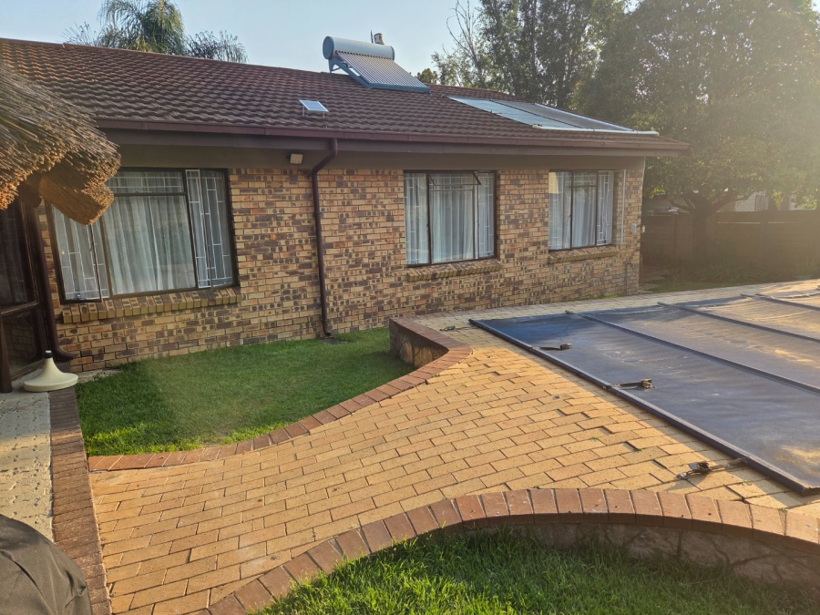 4 Bedroom Property for Sale in Heuwelsig Free State